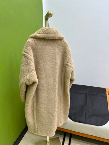 Ženski teddy bear kaput, srednja duljina, vunena tkanina, 90-95% vuna, jesen 2024