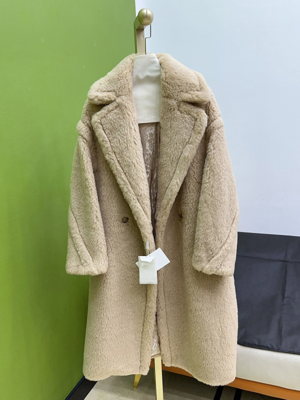 Ženski teddy bear kaput, srednja duljina, vunena tkanina, 90-95% vuna, jesen 2024