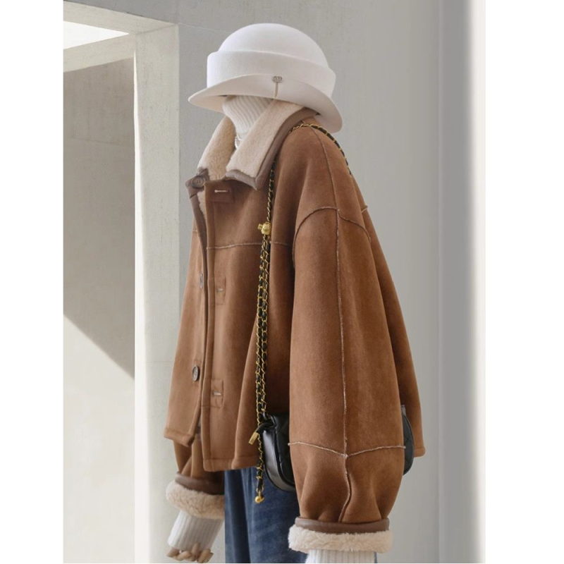 Žensko reverzibilno jakna od umjetnog baršuna s teksturom janjeće vune, zima 2025