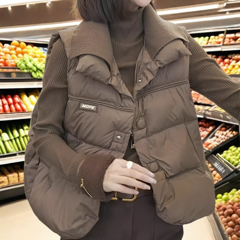 Ženski vest od Chenille, polo ovratnik, prednja tri gumba, dužina 50–65 cm, proljeće 2025