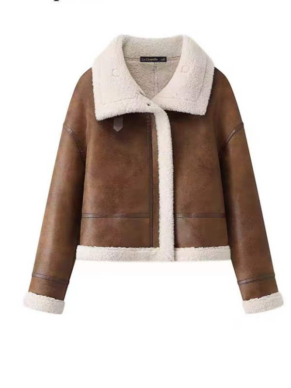 Ženski kratki kaput od umjetne ovčje kože i vunene smjese, 70–80% vuna, zima 2024