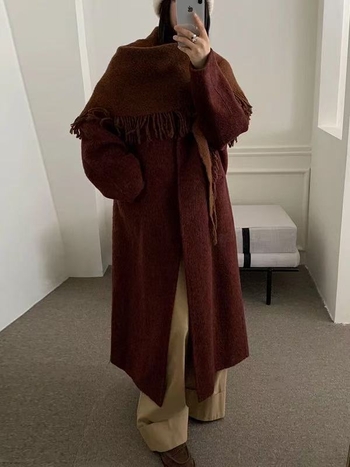 Ženski kaput od kašmira-vunene smjese, bez ovratnika, jednostruko kopčanje na gumbe, 3/4 rukavi, srednje debljine