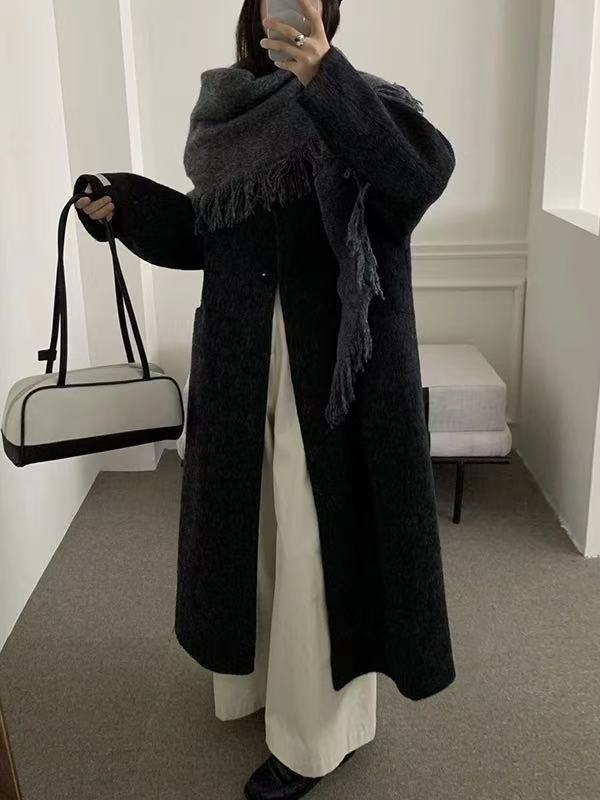 Ženski kaput od kašmira-vunene smjese, bez ovratnika, jednostruko kopčanje na gumbe, 3/4 rukavi, srednje debljine