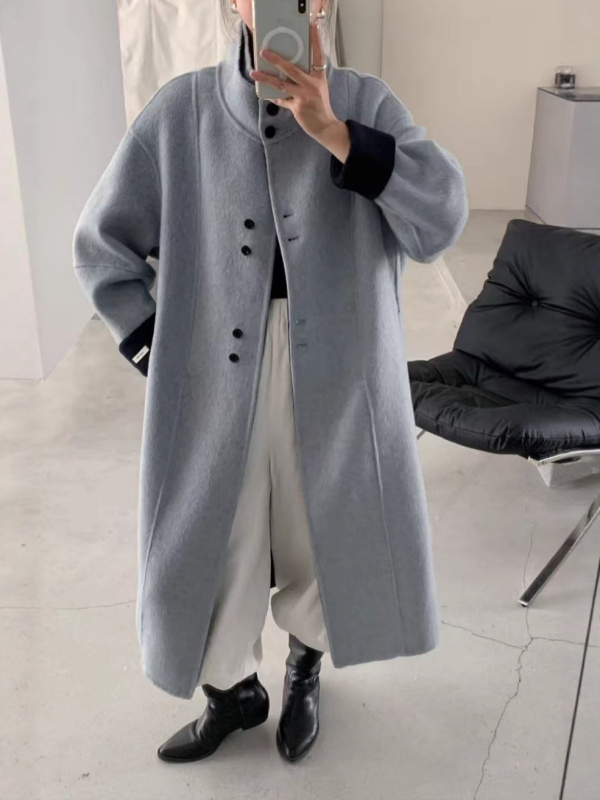 Pliš kaput s dugim plišom i panel dizajnom, mješavina vune 30–50%, jesen 2025.