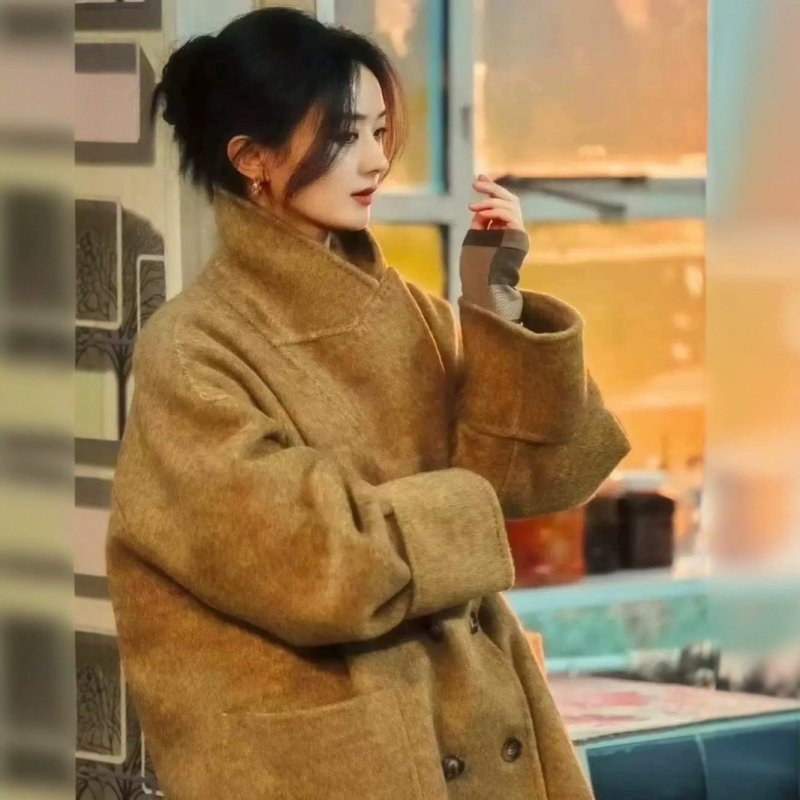 Ženski vuneni kaput - Reverzibilni vuneni tweed, lantern rukavi, slobodan kroj, produžena duljina, zatvaranje na dva gumba