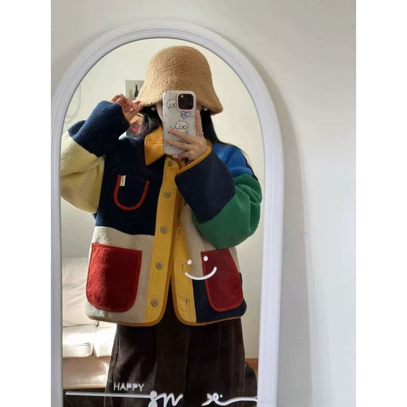 Kratka jakna od ovčje vune s kariranim uzorkom, jesen 2025