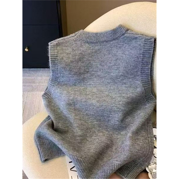 Pleteni prsluk s perlama — slojeviti dizajn, okrugli izrez, poliester s elastanom, proljeće 2025, japansko-korejski ležerni stil