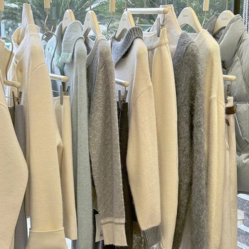 Kaput od kašmira i vune, jednobojan, uski kroj, srednja duljina, zatvarač na zip, korejski stil