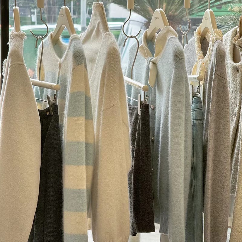 Kaput od kašmira i vune, jednobojan, uski kroj, srednja duljina, zatvarač na zip, korejski stil