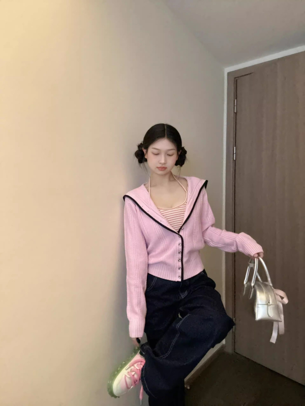 Pletený sveter s farebným blokom a námorníckym golierom, voľný strih, dlhé ruky, stredná hrúbka (farebný blok; námornícky golier; voľný strih; dlhé ruky; stredná hrúbka)