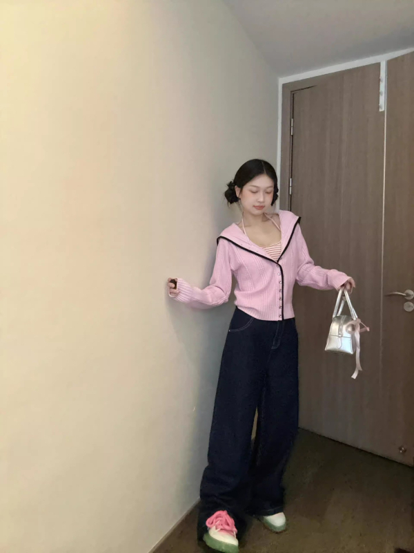 Pletený sveter s farebným blokom a námorníckym golierom, voľný strih, dlhé ruky, stredná hrúbka (farebný blok; námornícky golier; voľný strih; dlhé ruky; stredná hrúbka)