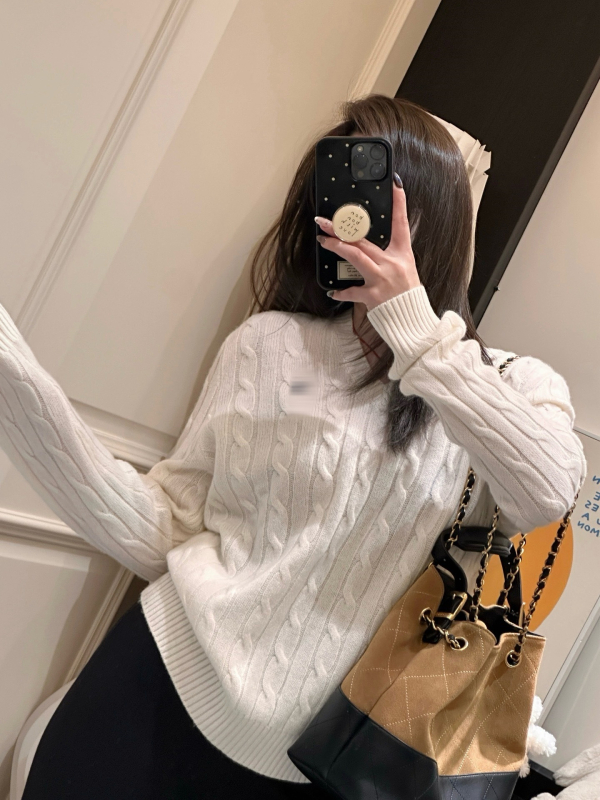 Ženska jakna od organskog pamuka (polo ovratnik; široka silueta; dugi rukavi; prednje zatvaranje s tri gumba)