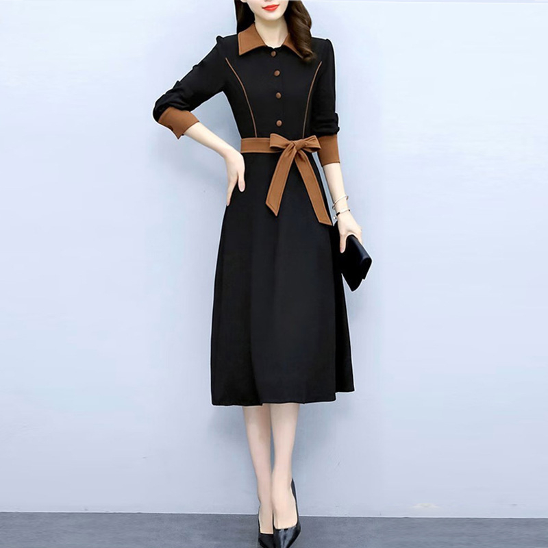 Corduroy anyagú A-vonalú ruha, hosszú ujjú, magas derék