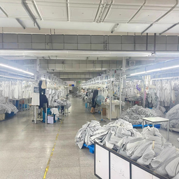 Producție costum personalizat și procesare OEM pe baza desenelor; materiale țesute de înaltă calitate; probă 3–7 zile; capacitate 10.000 de piese; echipă de 10 designeri; tehnică de splicing.