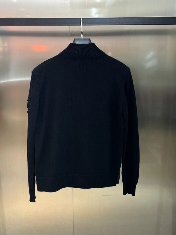 Muško puffer jakna s kapuljom i stojećim ovratnikom, punilo od gusjeg perja 260 g, kašmir 76–80%, gustoća punjenja 700