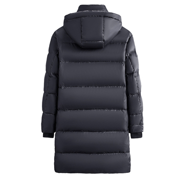 Dugačka jakna s kapuljačom, punjenje od bijelog guščjeg pera, kašmir sadržaj 76–80%, pogodna za ekstremno hladno vrijeme (-30°C do -15°C), slobodan kroj