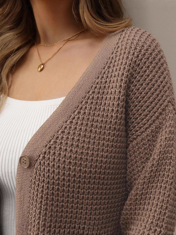 Dámsky dlhý cardigan pletený sveter; Bavlnená zmes s viskozou a polyesterom; Rukávy lampového strihu; V‑krk; Voľný strih; Stredná dĺžka 65–80 cm