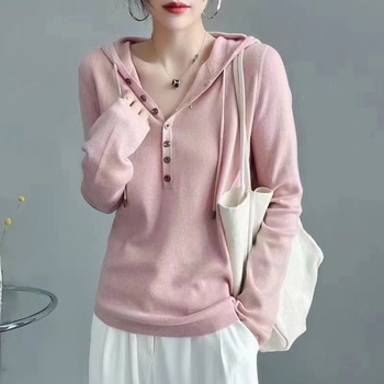 Pulover od vune s kašmirom, vunom i modalom; podržava uzorak i OEM obradu; kapaciteta 3000 komada; 3 dizajnera; japansko-korejski stil.