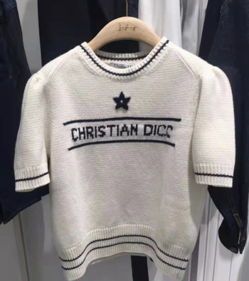 Pletena džemper jakna OEM prilagođavanje prema crtama i uzorcima, mala serijska proizvodnja, visokokvalitetni materijali kašmir/vuna/modal/nylon i druge pletene tkanine (Ciklus probnog: 2; Proizvodni kapacitet: 1000/2)