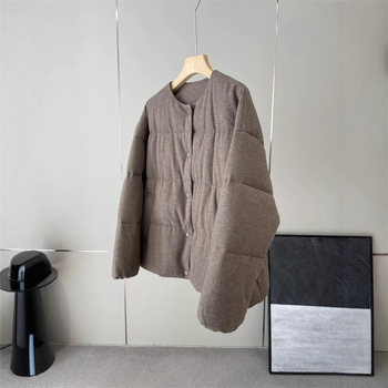 Bunda s páperím z kačíc - bez goliera, hrubá, obsah páperia 86-90%, výplň 101-200 g, dĺžka 50-65 cm