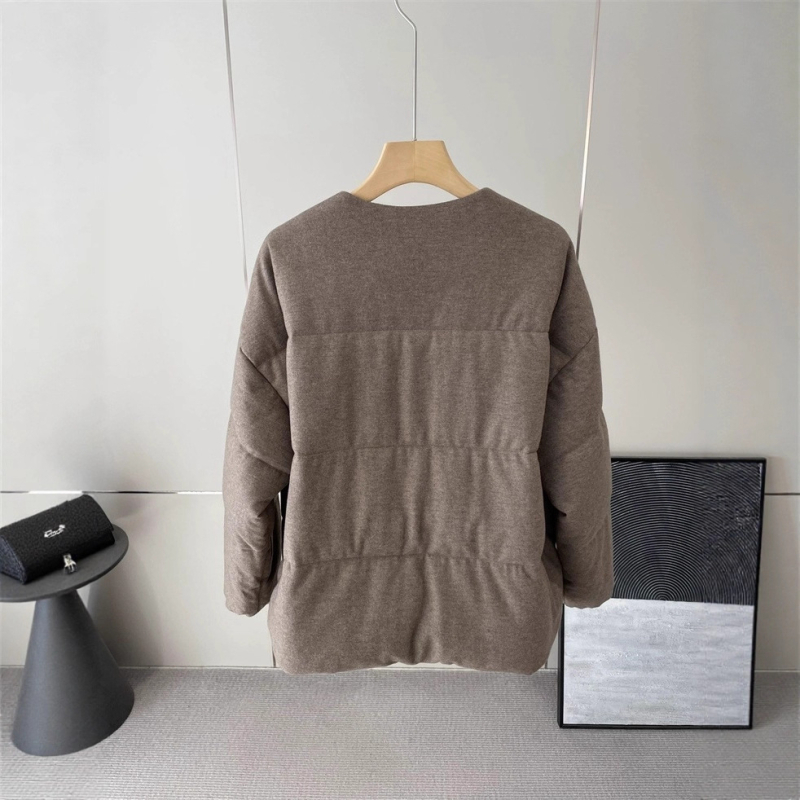 Bunda s páperím z kačíc - bez goliera, hrubá, obsah páperia 86-90%, výplň 101-200 g, dĺžka 50-65 cm