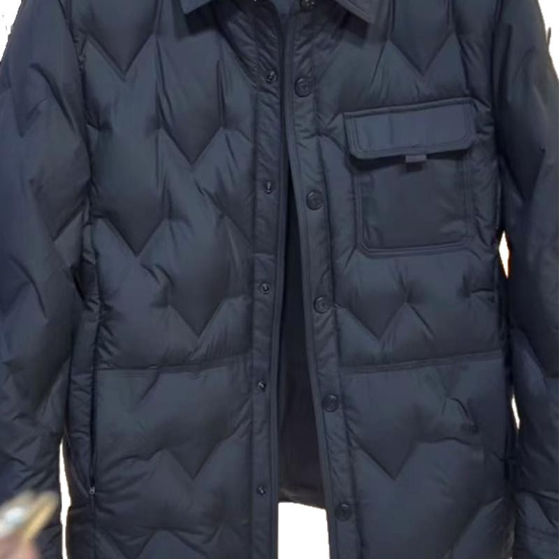 Muška down jakna s kapuljom i reverom, dugačak kroj, sadržaj bijelog pačjeg perja 51–55%