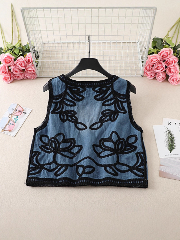 Plus-size ženski džins vest - V-izrez, kratka silueta, 3D uzorak, poliester materijal, prednje kopče, jesen 2025