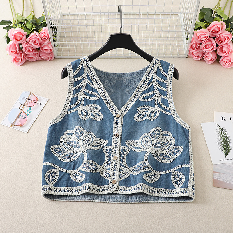 Plus-size ženski džins vest - V-izrez, kratka silueta, 3D uzorak, poliester materijal, prednje kopče, jesen 2025