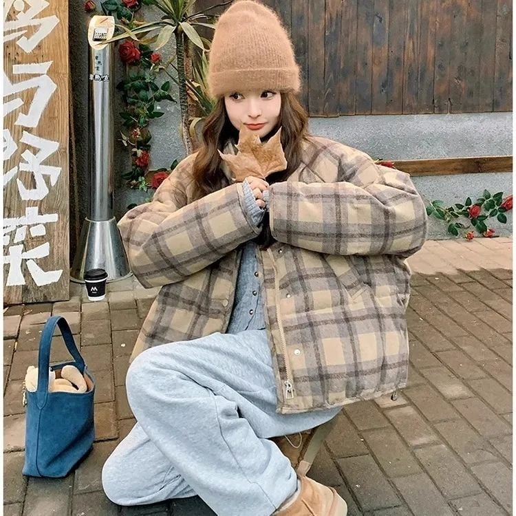 Ženska jakna s perjem, karirani retro kratki dizajn, ultra kratka duljina ≤40 cm, stojeći ovratnik, debeli izolacijski sloj, punjenje od bijelog guščjeg pera