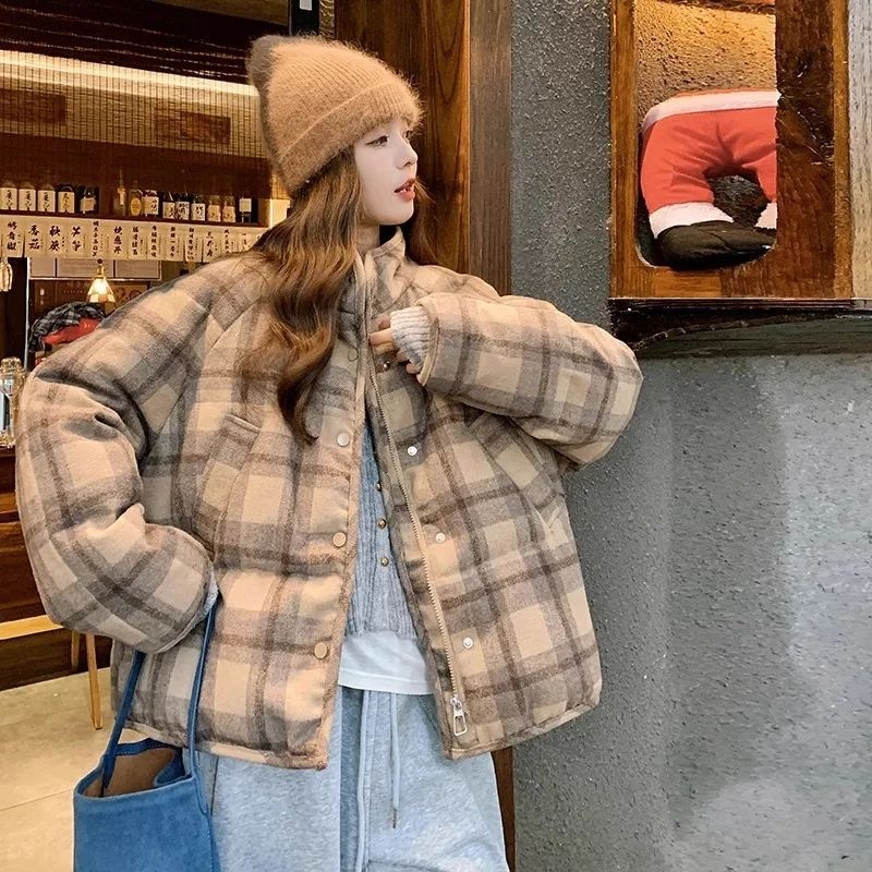 Ženska jakna s perjem, karirani retro kratki dizajn, ultra kratka duljina ≤40 cm, stojeći ovratnik, debeli izolacijski sloj, punjenje od bijelog guščjeg pera