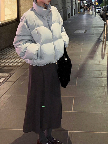 Nothing Sea Salt Latte ženska jakna s punjenjem od patjih perja, udio perja 50%, debeli poliester, stojeći ovratnik, zatvarač