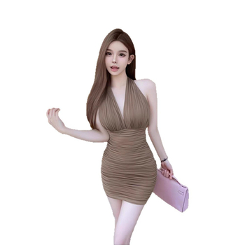 Bodycon ruha halternyakú, ujjatlan, magas derekú, poliészter 80-90%, nyár 2025.