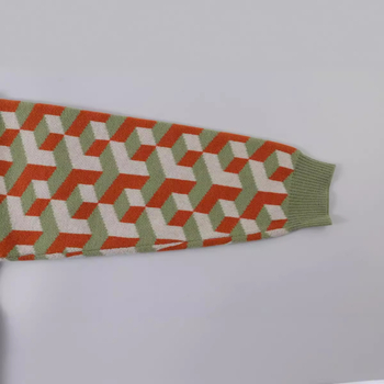 Džemper s kariranim žakardom, udoban slobodan kroj, okrugli izrez, mješavina krzna kunića i poliestera