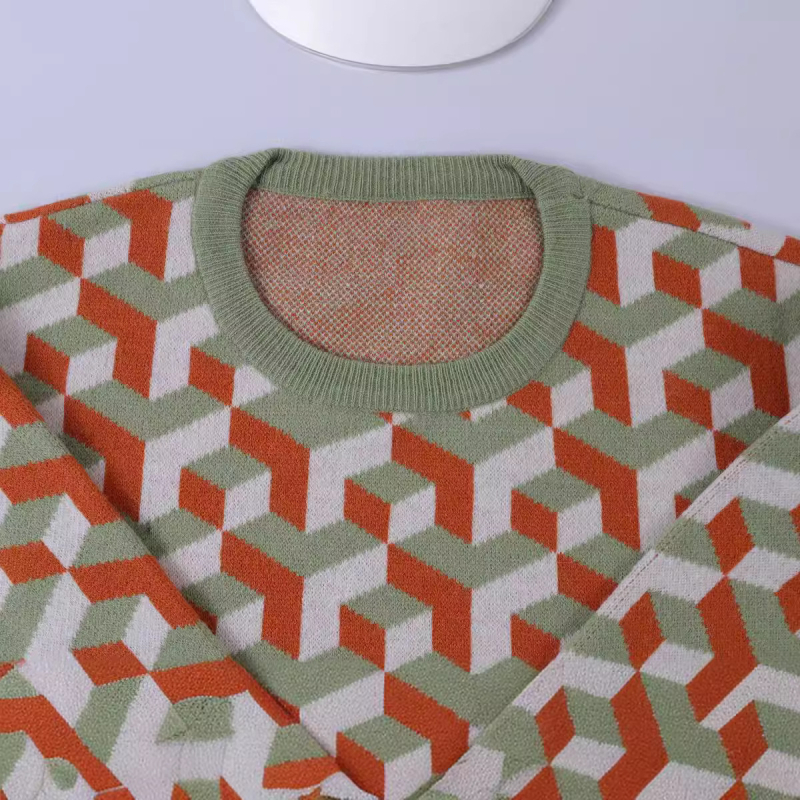 Džemper s kariranim žakardom, udoban slobodan kroj, okrugli izrez, mješavina krzna kunića i poliestera