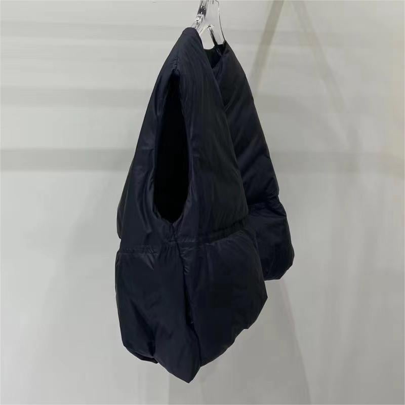 Prsluk s perjem, slobodnog kroja, zatvarač, okrugli izrez, 51–55% perja, poliester