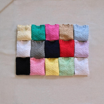 Pamučni pulover s V izrezom, uskog kroja, s životinjskim motivom i vezom, dugim rukavima