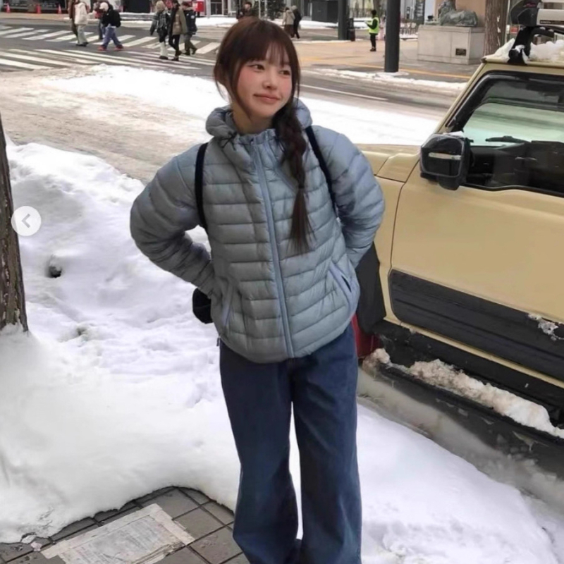 Sieviešu pūkjak ar kapuci Korejas stilā, šaurs piegriezums, neilona audums, 90%+ pildījums