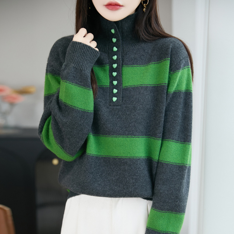 Pleteni džemper s kapuljačom i prugama, slobodan kroj, visok ovratnik, vuneno-nijlon mješavina (Raccoon fleece)