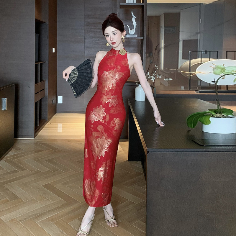 Hosszú nyomtatott ruha, magas derekú, ujjatlan, félmagas gallér, elasztikus poliészterből