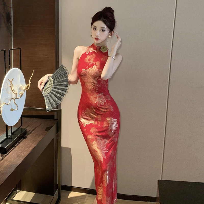 Hosszú nyomtatott ruha, magas derekú, ujjatlan, félmagas gallér, elasztikus poliészterből