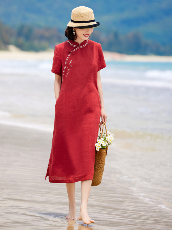 Cheongsam haljina s ramijevim vezom, kratki rukav, stojeći ovratnik, srednji pojas, duga haljina