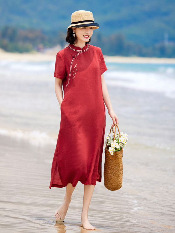 Cheongsam haljina s ramijevim vezom, kratki rukav, stojeći ovratnik, srednji pojas, duga haljina
