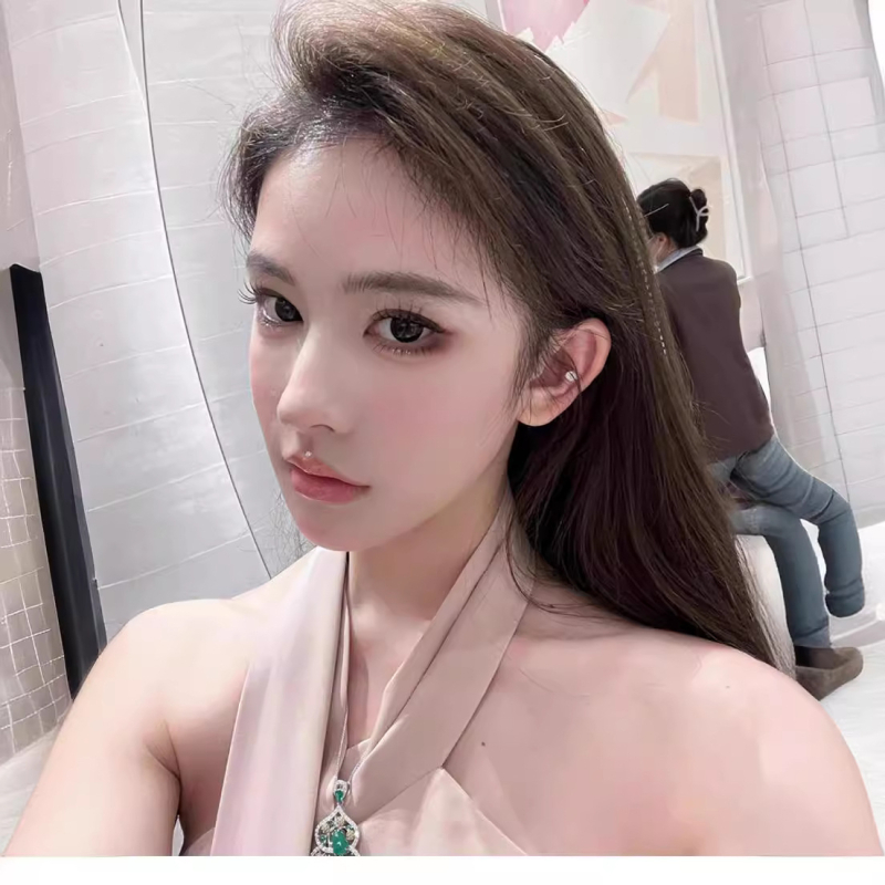 Rochie din poliester, guler halter, fără călcare, fermoar la talie, croială dintr-un singur articol, stil socialite