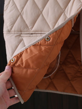 Ženski zimski prsluk bez rukava s V-izrezom, široka silueta, ovčja vuna, kopčanje u jednoj liniji, sezona zima 2023