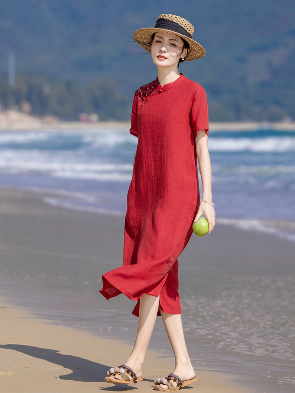 Rochie în stil chinezesc din ramie brodată, guler înalt, mâneci scurte, imprimeu floral vegetal, lungă