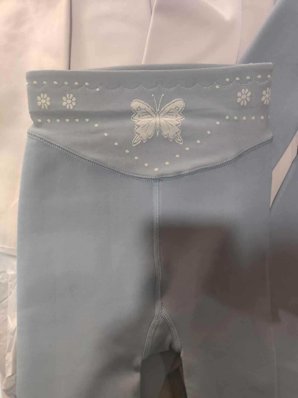 Sieviešu neilona zeķbikses ar 3D tauriņiem, augsta josta vēdera kontrolei, bieza fleece iekšējā oderējums, vienkrāsains raksts, deviņpunktu zeķes, Rompers garums, vecuma grupa 18–40