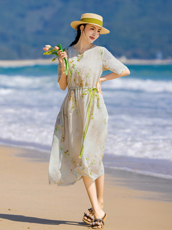 Rochie cu imprimeu floral din ramie, decolteu în V, mâneci jumătate, talie înaltă