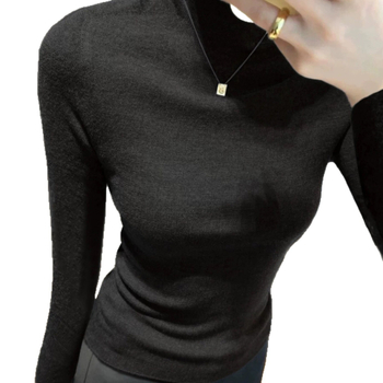 Vuneni pulover s polu-visokim ovratnikom, uski kroj, dugi rukavi, srednja debljina