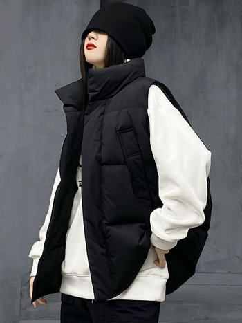 Ženska vesta od poliestera s punjenjem od pamuka, V-izrez, zatvarač, jednobojna, opuštena silueta, jesensko-zimski stil.