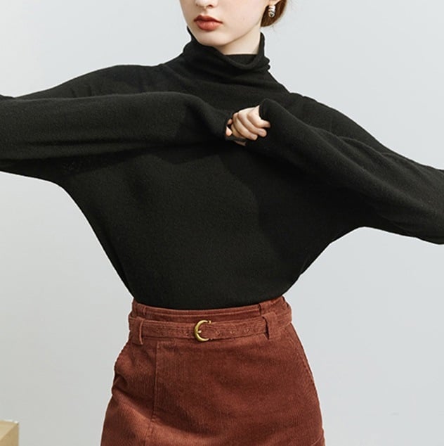 Džemper od umjetnog kašmira, visok ovratnik, dugi rukavi, uski kroj, debeli pleteni materijal